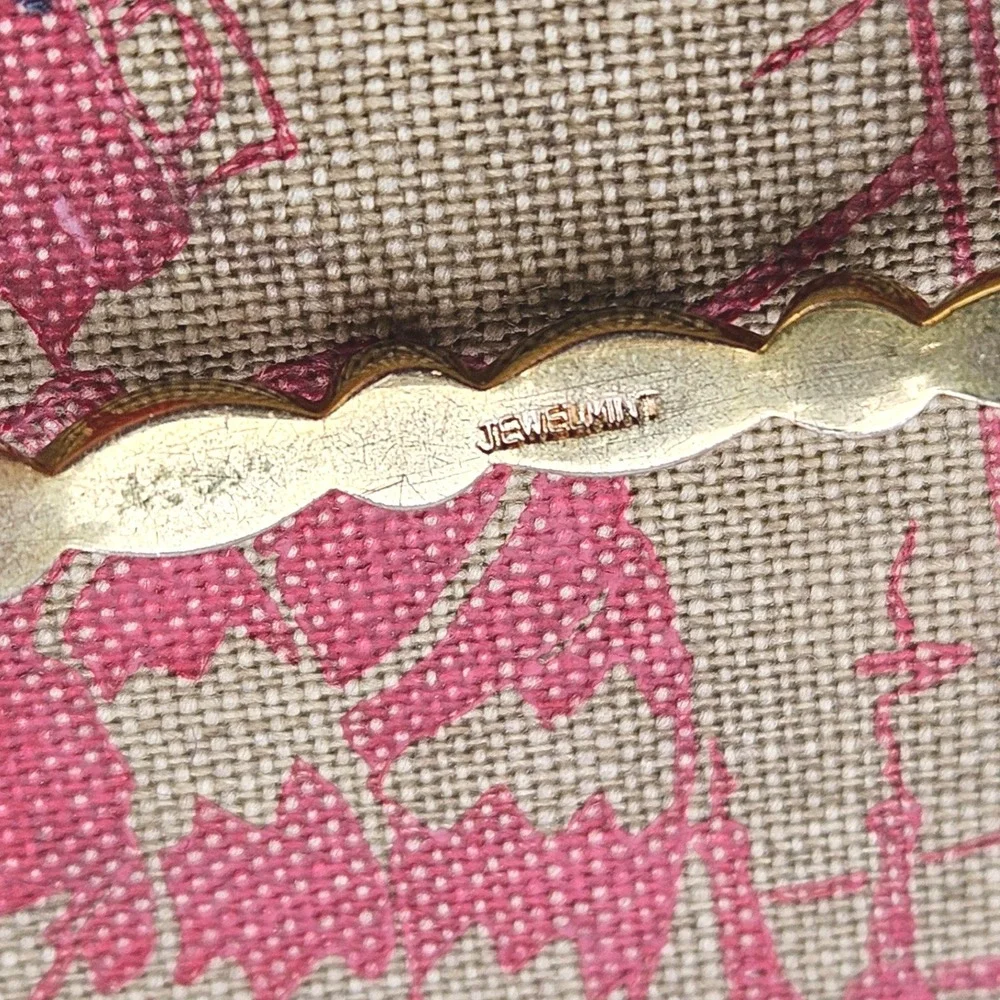 JewelMint Gold Tone Scalloped Rhinestone Bangle Bracelet Box Clasp Safety Latch
